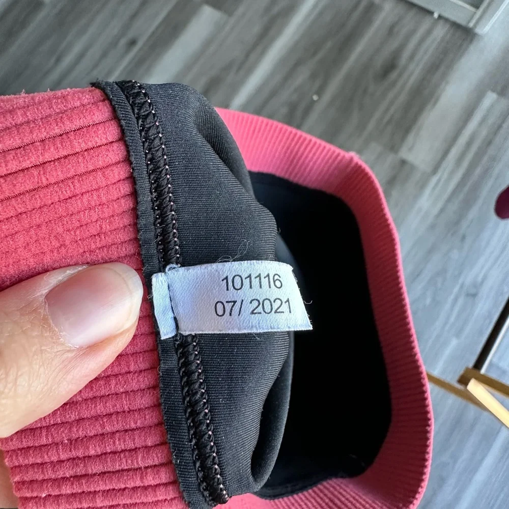 Outdoor Voices Black and Pink Smooth Leggings Size L - Picture 12 of 13